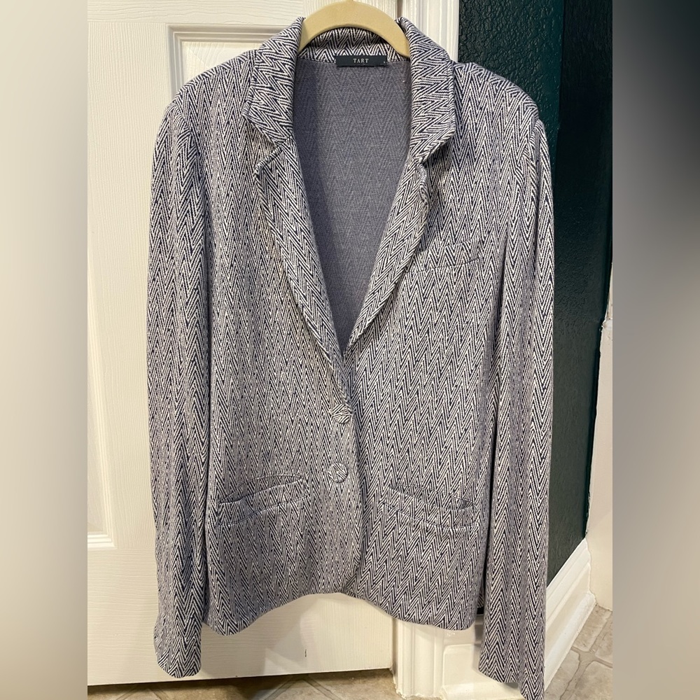 Super soft and casual “blazer”